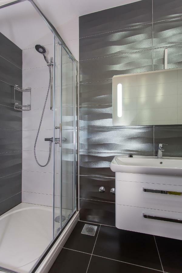 Apartment Marija 2 Near Split Kastela Exterior photo